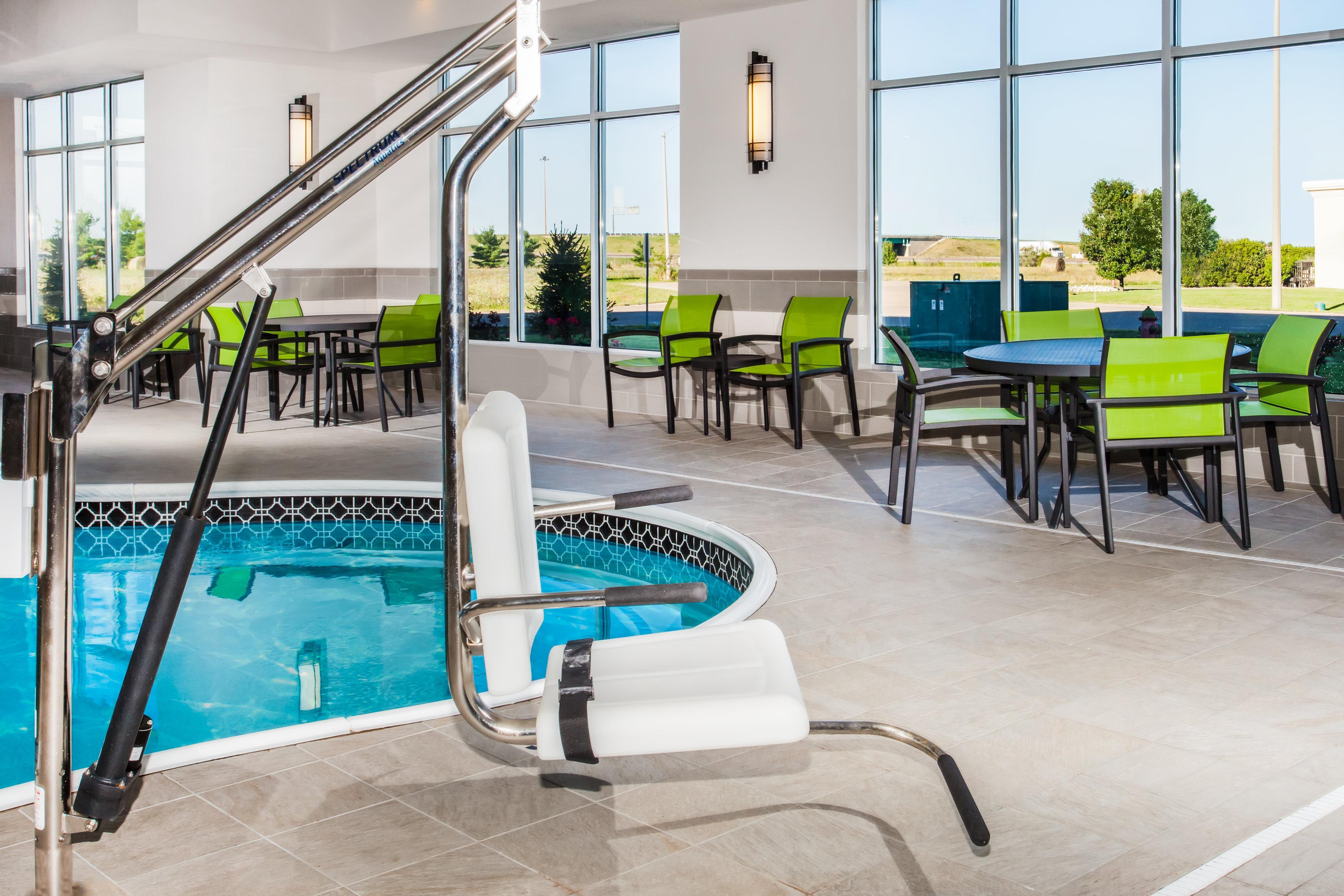 Holiday Inn Express & Suites Litchfield By Ihg Exterior photo