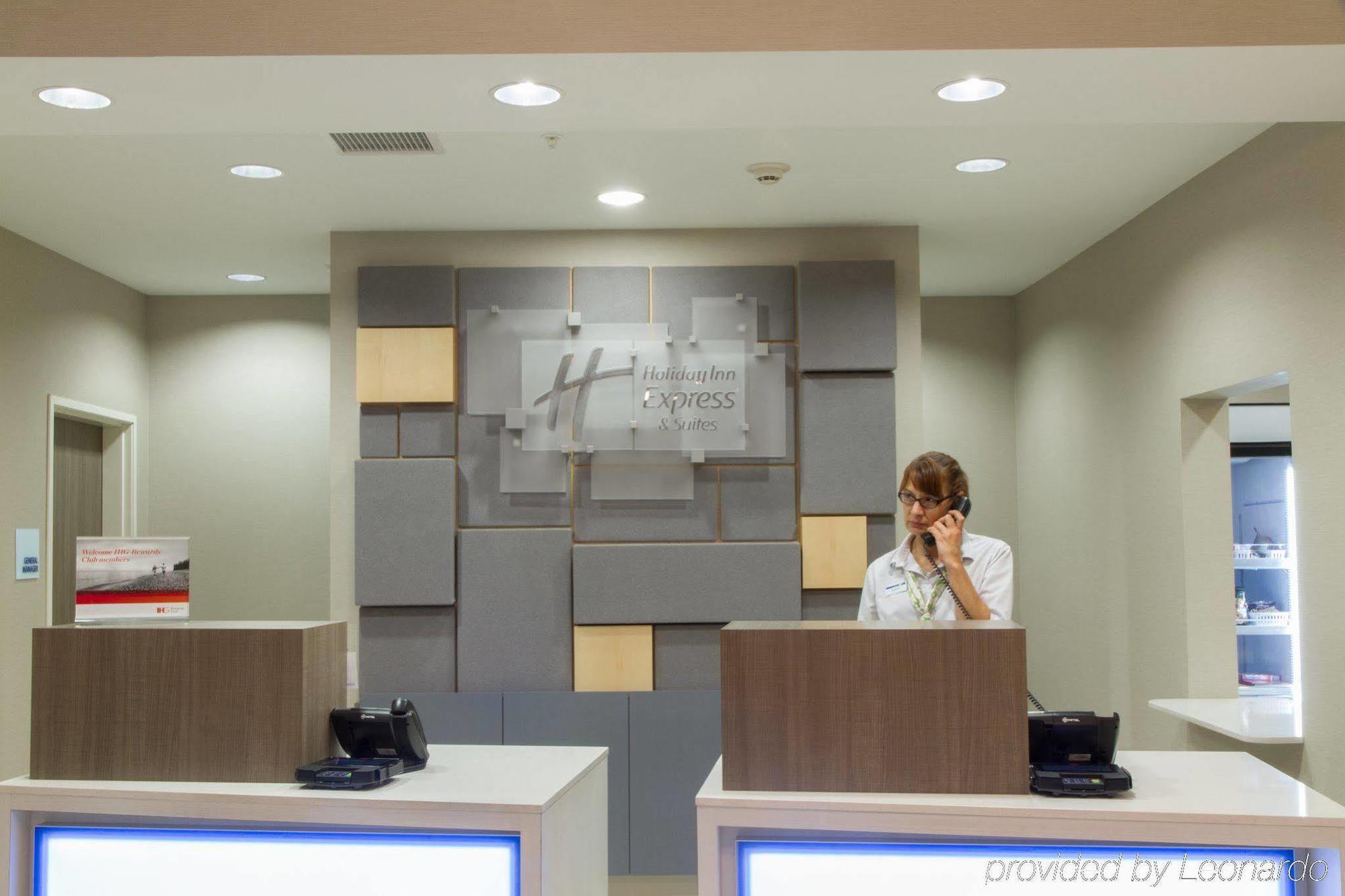Holiday Inn Express & Suites Litchfield By Ihg Exterior photo