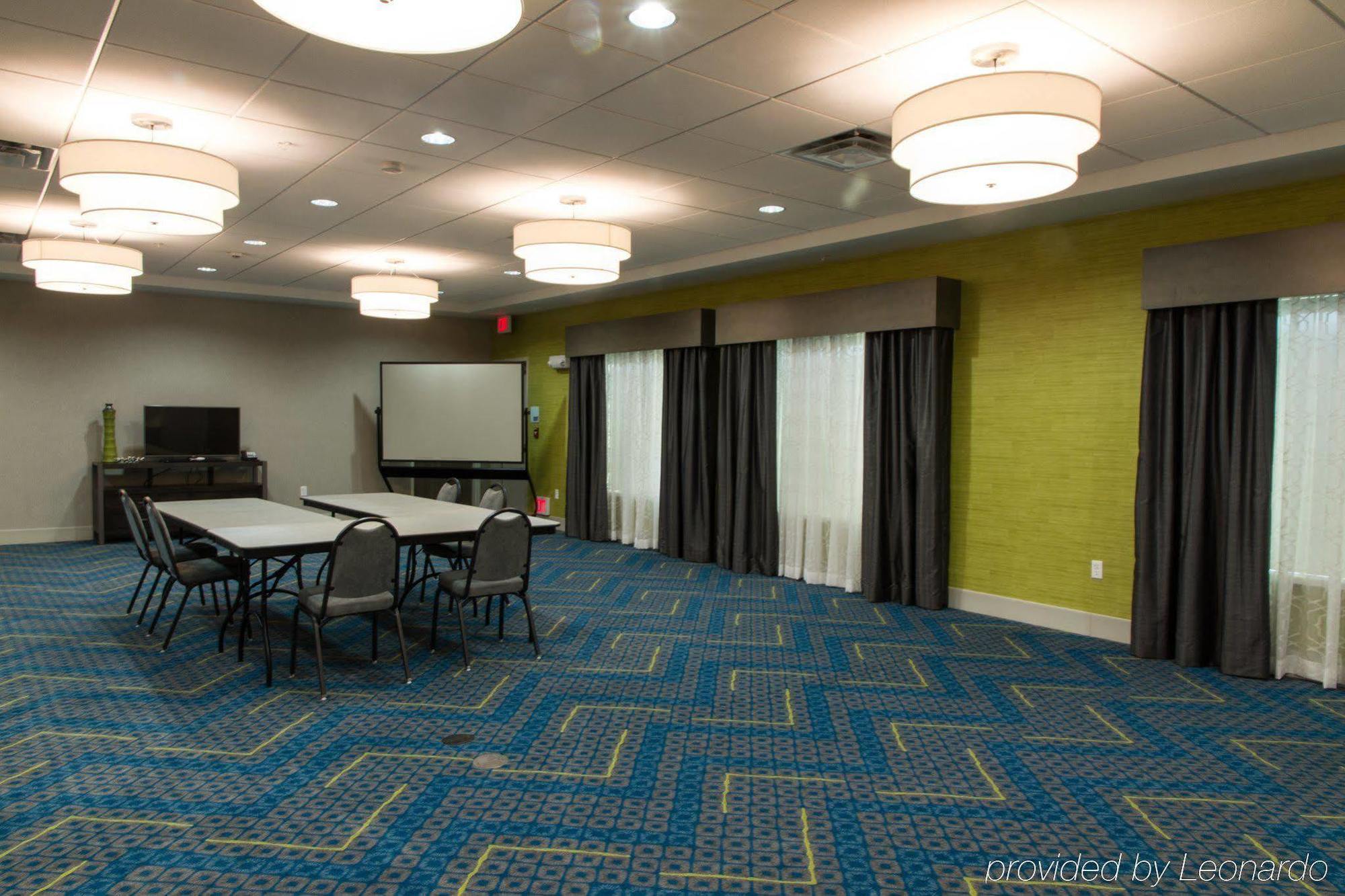 Holiday Inn Express & Suites Litchfield By Ihg Exterior photo