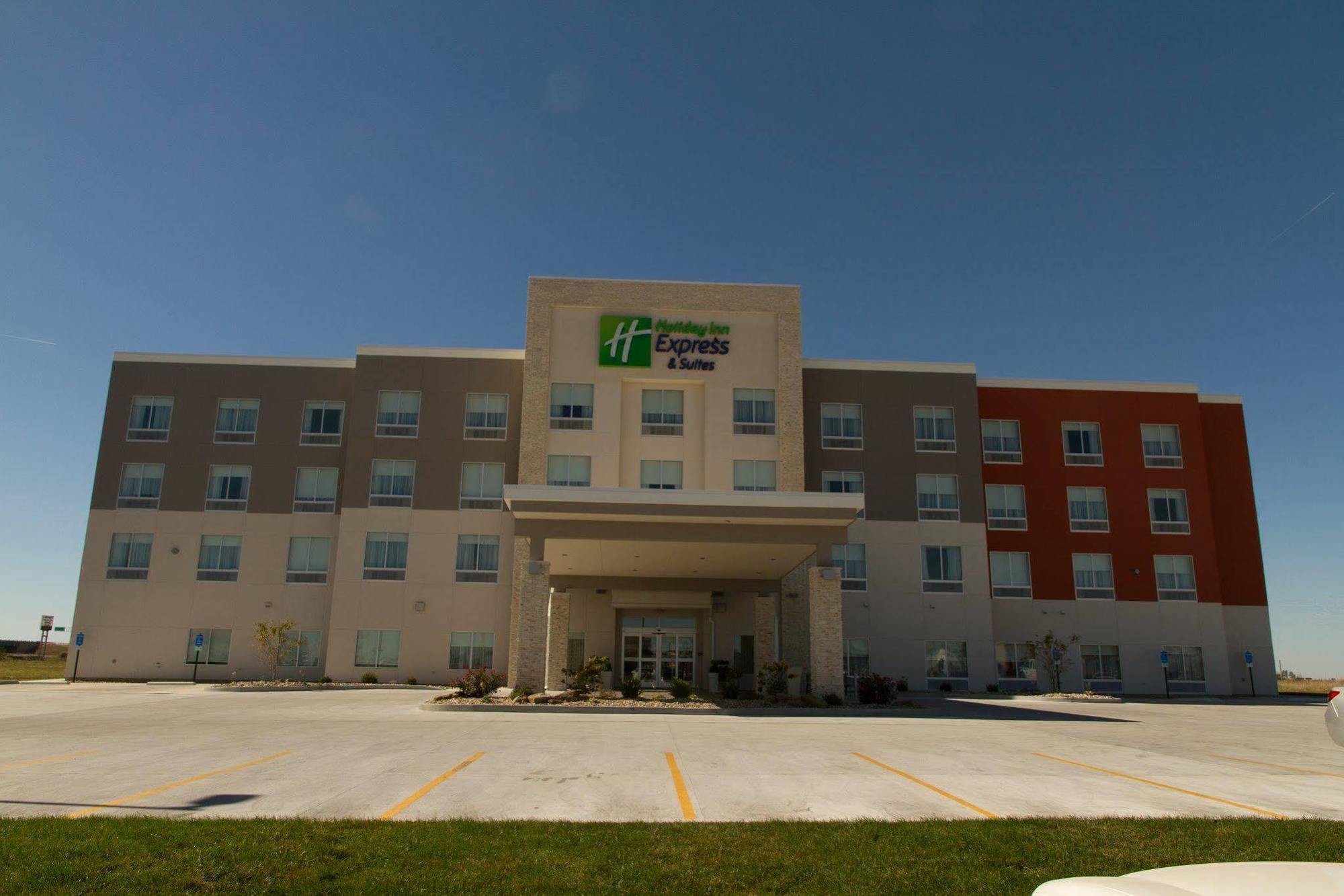 Holiday Inn Express & Suites Litchfield By Ihg Exterior photo