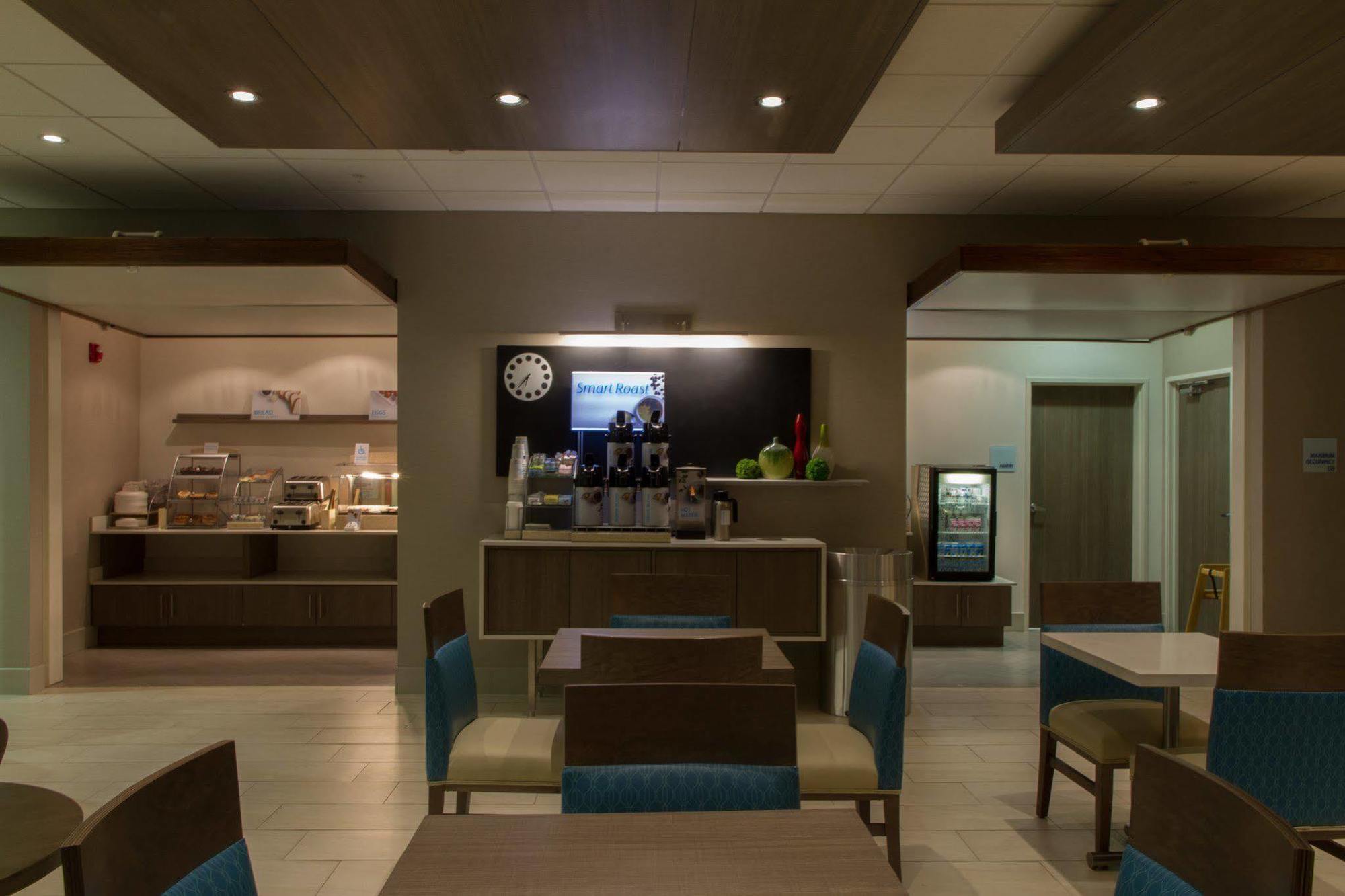Holiday Inn Express & Suites Litchfield By Ihg Exterior photo